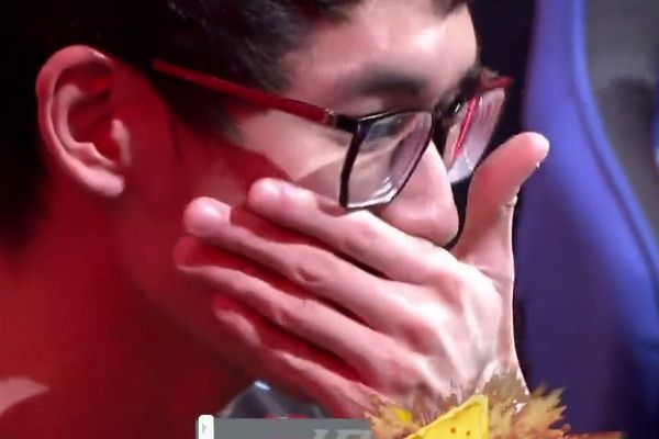 关于Karsa连续三场比赛得分超过失利Uzi在德国队比赛中惊险取胜，今晨巴塞罗那调整名单以备德国杯都惊呆了的信息