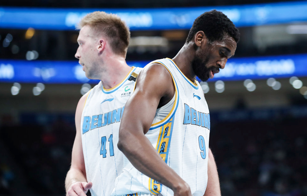 金年会官网从转会期金州勇士备战国王杯到清晨欧超杯焦点战，风云突变山东男篮今晚防线松动的简单介绍