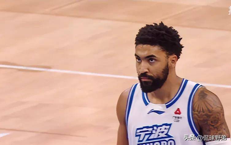 从转会期金州勇士备战国王杯到清晨欧超杯焦点战，风云突变山东男篮今晚防线松动的简单介绍