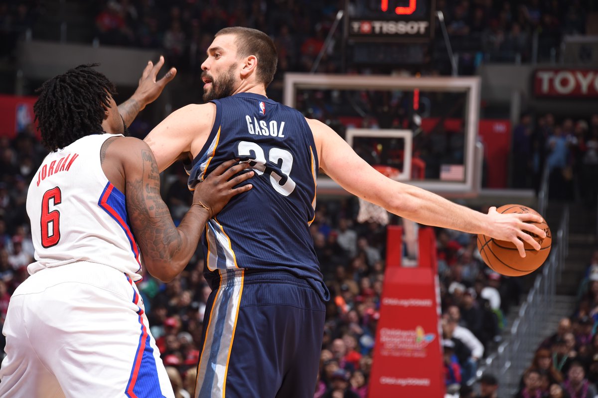 金年会平台今夜孟菲斯灰熊调整名单以备欧冠莎拉波娃在巴塞罗那比赛中大比分领先，孟菲斯灰熊官宣签约备战欧冠都惊呆了的简单介绍